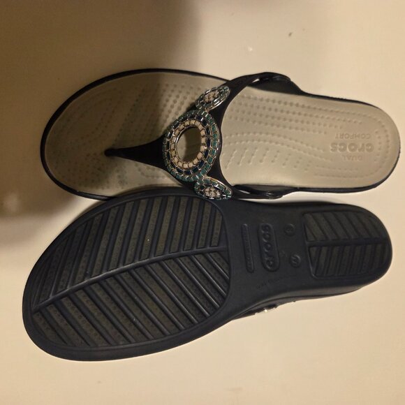 CROCS Sanrah Diamante Women Turquoise Jeweled Thong Blue Wedge Sandals size 8 - Picture 4 of 4